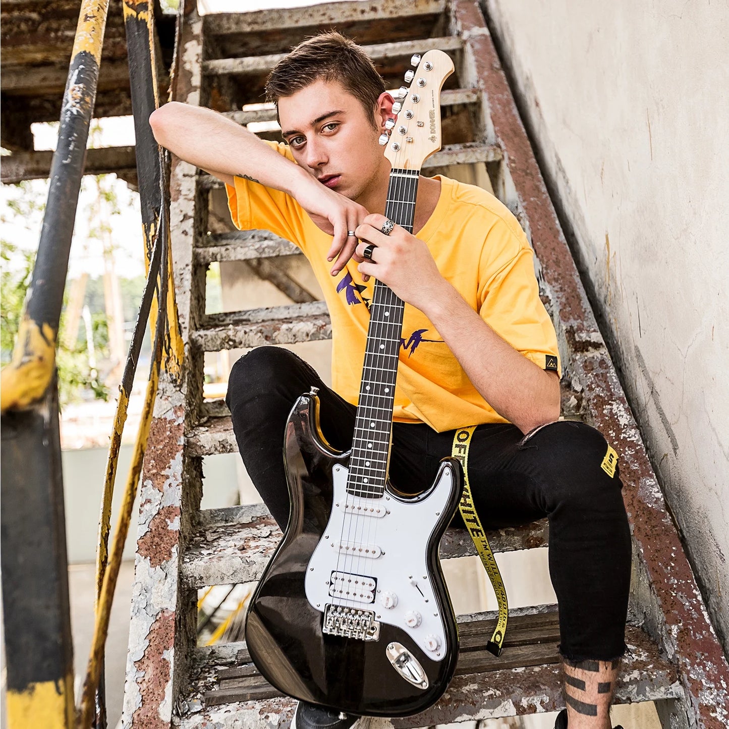 DST-100B 39" Electric Guitar Beginner Kit Solid Body Full Size HSS for Starter, with Amplifier, Bag, Digital Tuner, Capo, Strap, String, Cable, Picks, Black