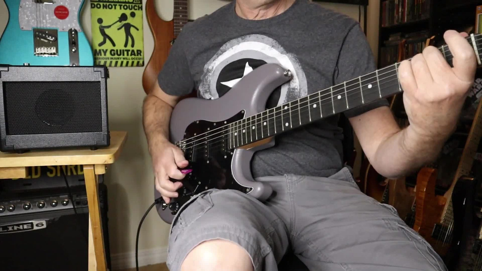 🎸 Donner DST-80 Electric Guitar with Amp Bag Strap Tuner Solid Body SSS Pickup